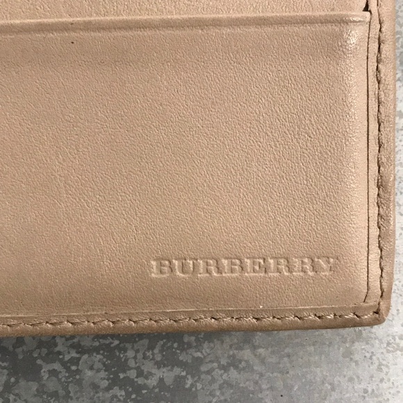 Authentic Burberry Wallet - Picture 4 of 7